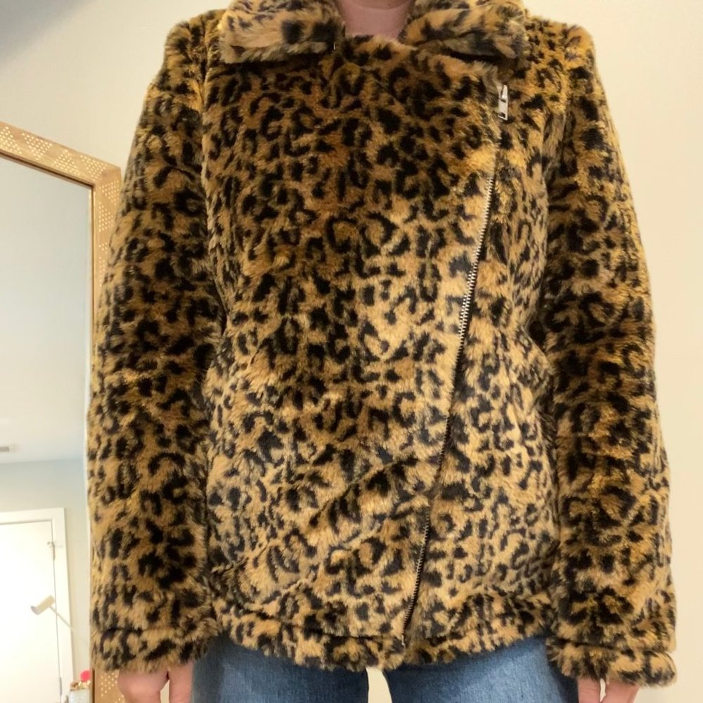 by the way. Leopard Print Faux Fur Jacket in Brown and Black - Picture 4 of 5